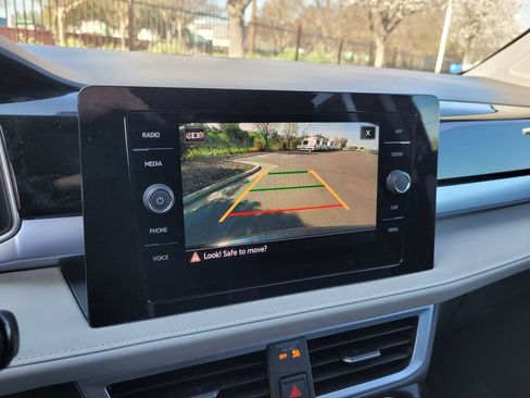 New 2026 Volkswagen Taos SE FWD image 17