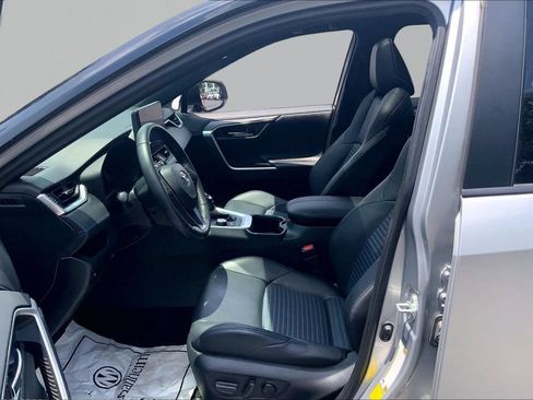 Used 2023 Toyota RAV4 XSE AWD/4WD image 15