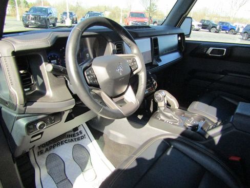 Used 2025 Ford Bronco Badlands AWD/4WD image 10