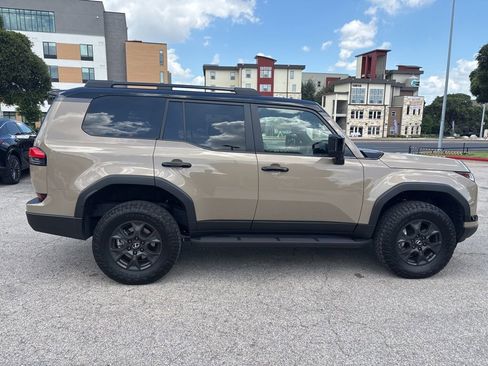 Used 2025 Lexus GX 550 AWD/4WD image 6