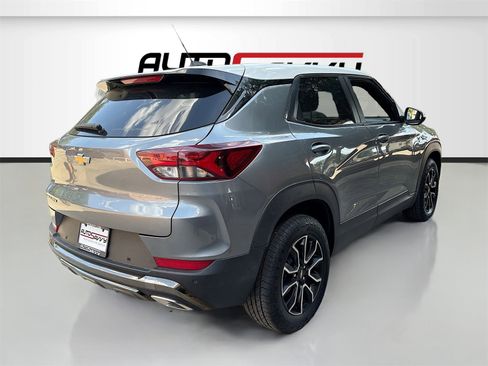 Used 2022 Chevrolet TrailBlazer ACTIV w/ Sun and Liftgate Package image 7