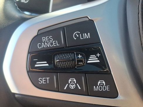 Used 2021 BMW X5 M w/ Executive Package image 21