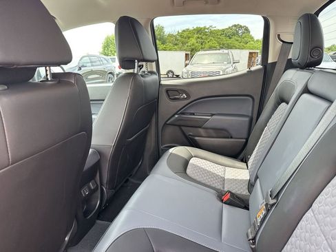 Used 2022 Chevrolet Colorado Z71 AWD/4WD image 32