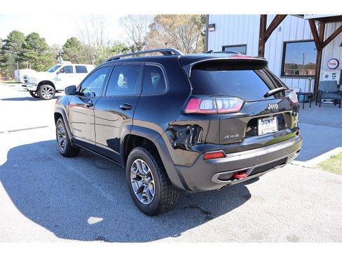 Used 2021 Jeep Cherokee Trailhawk image 3