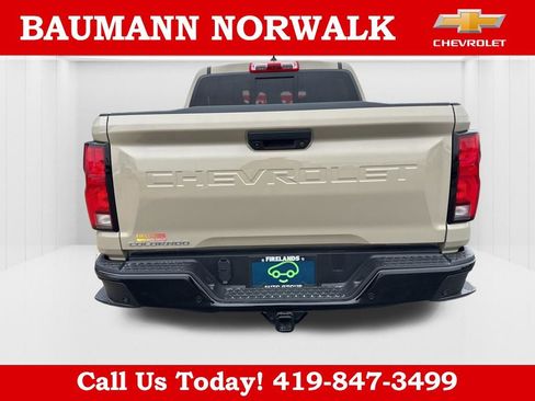 Used 2024 Chevrolet Colorado Z71 w/ Z71 Convenience Package 2 AWD/4WD image 6