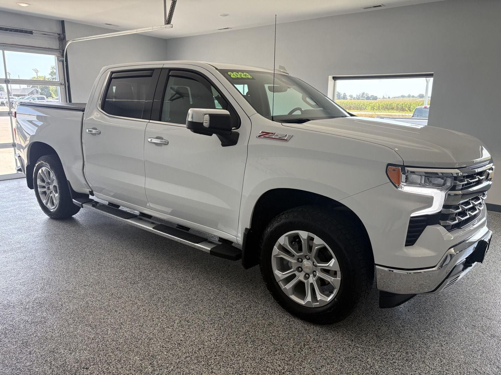 Used 2023 Chevrolet Silverado 1500 LTZ AWD/4WD image 5