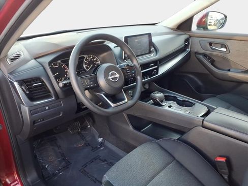 Used 2023 Nissan Rogue SV image 9