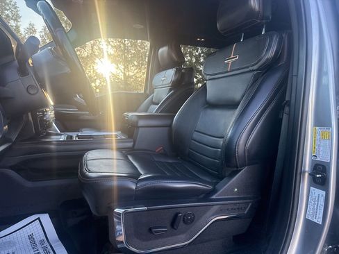 Used 2024 Ford F250 Platinum image 14