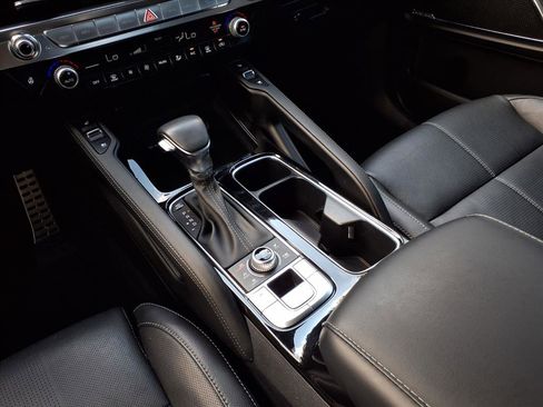 Used 2024 Kia Telluride SX image 17