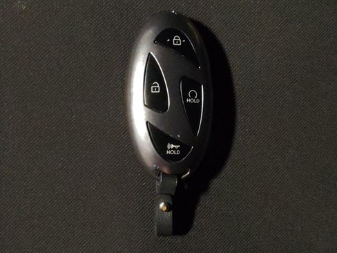 Used 2025 Hyundai Elantra SEL FWD image 32