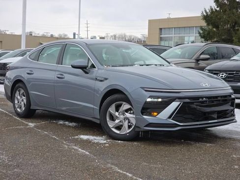Certified 2026 Hyundai Sonata SE FWD image 2