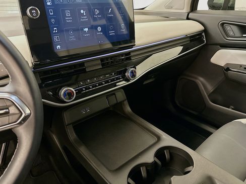 Used 2025 Honda Prologue Touring image 26