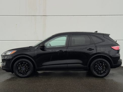 Used 2020 Ford Escape SE Sport image 2