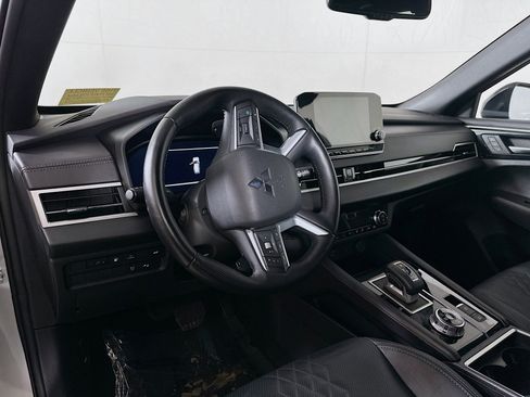 Used 2025 Mitsubishi Outlander SEL Black Edition image 9