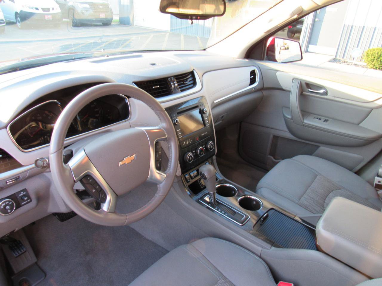 Used 2017 Chevrolet Traverse LT w/ Style and Technology Package AWD/4WD image 16