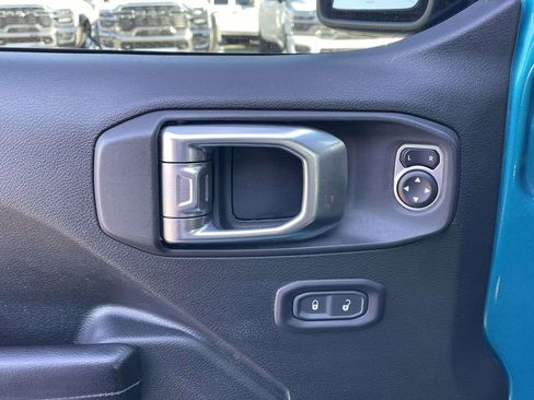 Used 2020 Jeep Wrangler Sport image 18