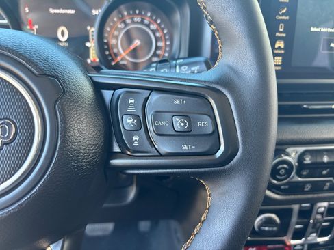 Used 2024 Jeep Wrangler Willys image 34