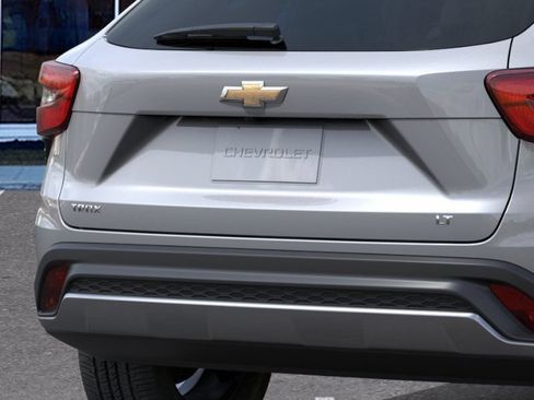 New 2026 Chevrolet Trax LT w/ LT Convenience Package FWD image 14