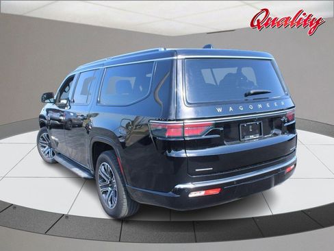 Used 2023 Jeep Wagoneer L Series II image 5