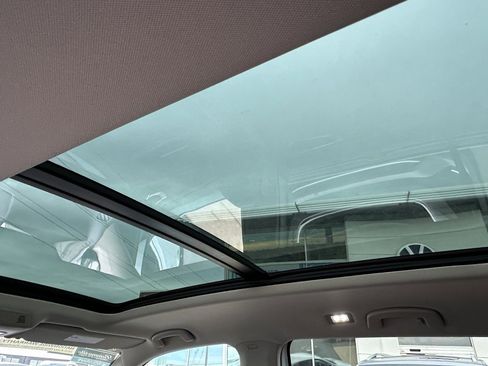 New 2026 Volkswagen Atlas SEL image 9