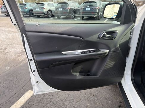 Used 2016 Dodge Journey SXT image 18