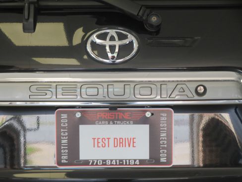 Used 2018 Toyota Sequoia Limited w/ Safety & Convenience Package AWD/4WD image 83