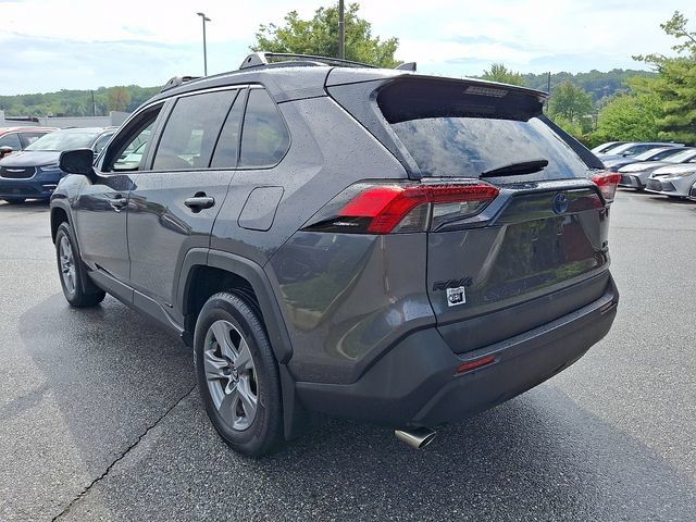 Certified 2022 Toyota RAV4 XLE w/ Convenience Package AWD/4WD image 4