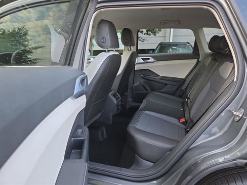 New 2025 Volkswagen Taos SE image 25