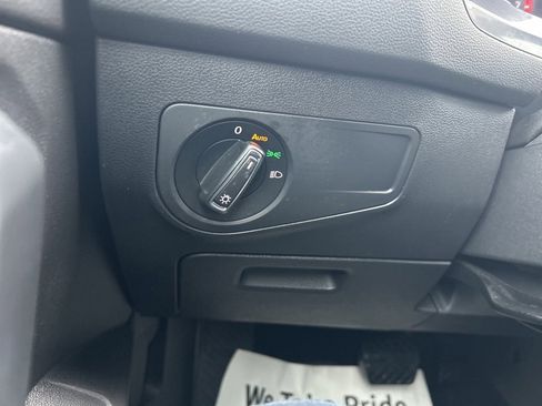 Used 2020 Volkswagen Tiguan SE w/ Panoramic Sunroof Package image 32