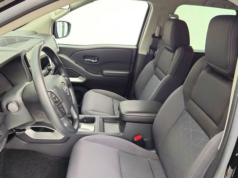 Used 2025 Nissan Frontier SV AWD/4WD image 19