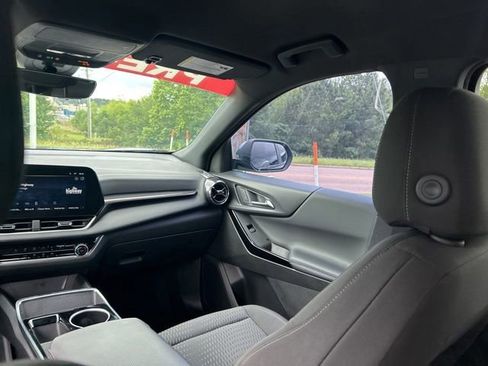 Used 2025 Chevrolet Equinox LT w/ Safety and Technology Package FWD image 39
