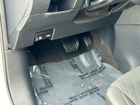 Used 2024 Nissan Kicks SV image 17