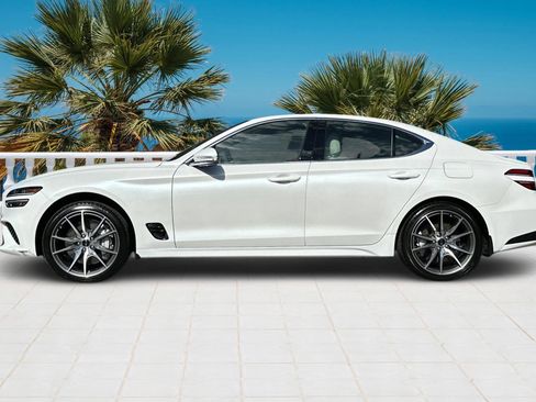 Used 2025 Genesis G70 2.5T image 8