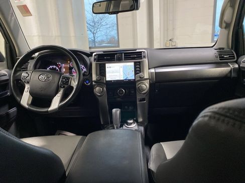 Used 2020 Toyota 4Runner SR5 Premium image 11