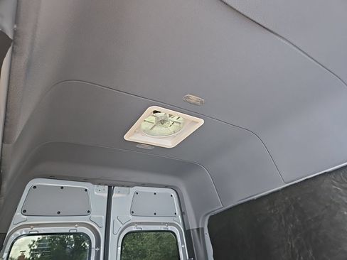 Used 2025 Mercedes-Benz Sprinter 2500 image 7