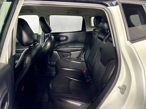 Used 2020 Jeep Compass Trailhawk AWD/4WD image 19