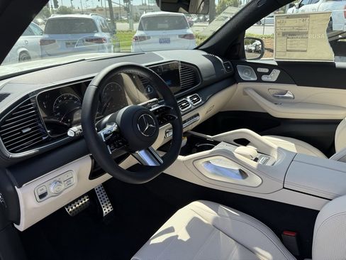 New 2025 Mercedes-Benz GLS 580 4MATIC image 10