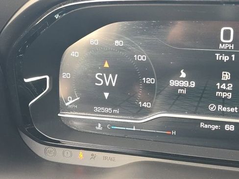 Used 2022 GMC Yukon XL Denali image 27