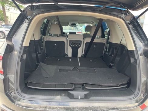 Used 2024 Honda Pilot LX image 10