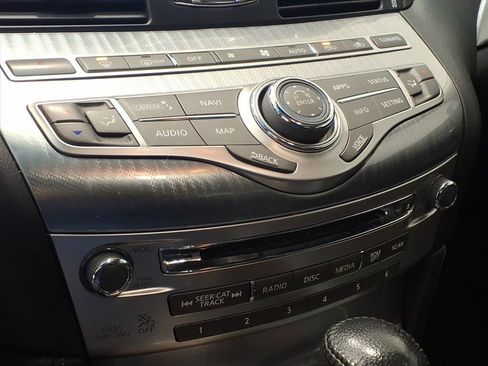 Used 2019 INFINITI Q70 Luxe image 15