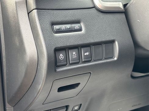 Used 2018 Nissan Murano Platinum image 32