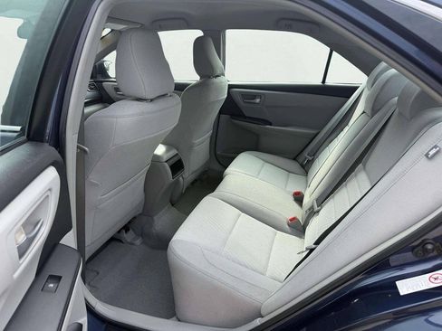 Used 2015 Toyota Camry LE FWD image 11