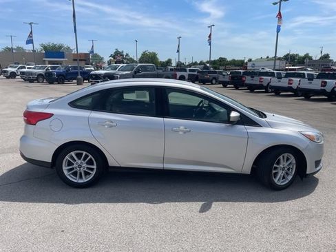 Used 2018 Ford Focus SE FWD image 11