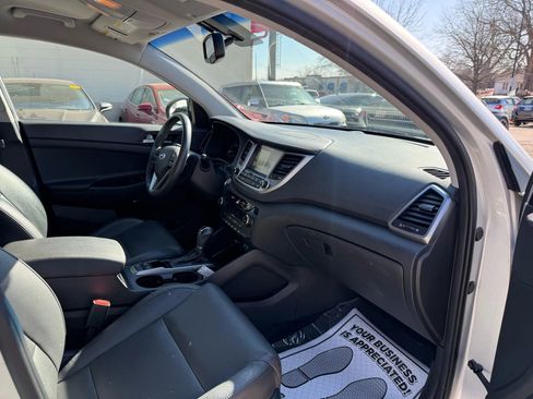 Used 2017 Hyundai Tucson SE Plus image 19