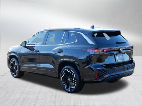 Certified 2025 Volkswagen Tiguan SEL R-Line image 5