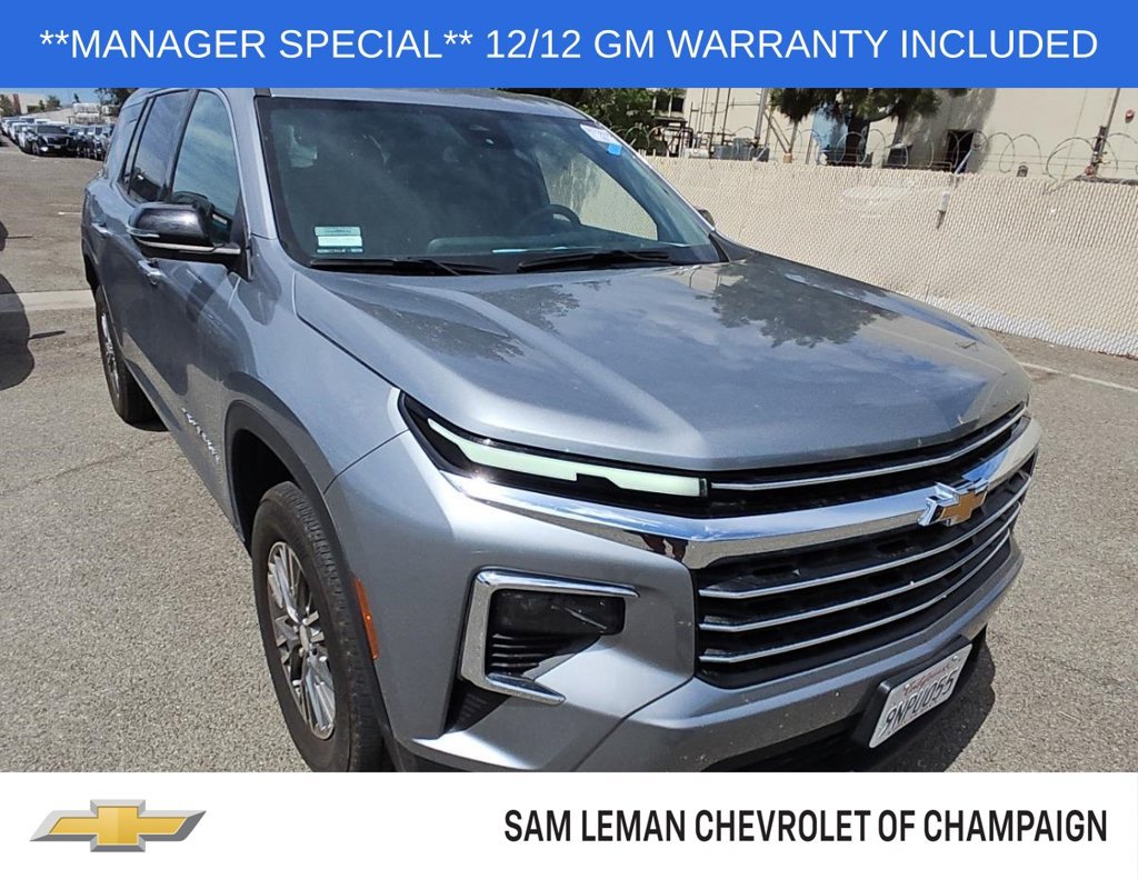 Used 2024 Chevrolet Traverse LT FWD image 1