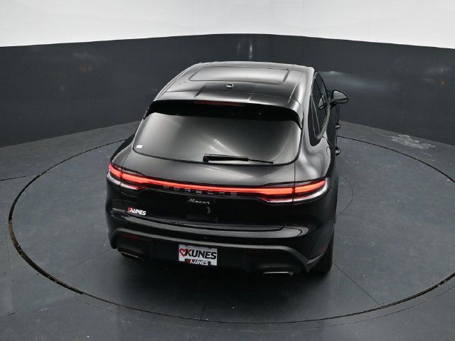 Used 2025 Porsche Macan AWD/4WD image 47