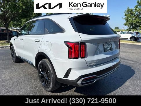 Certified 2023 Kia Sorento SX AWD/4WD image 3