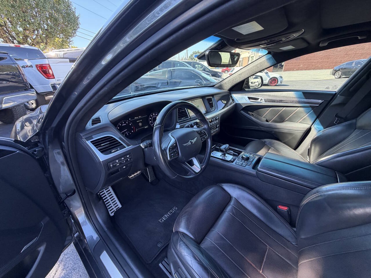 Used 2018 Genesis G80 3.3T Sport RWD image 12