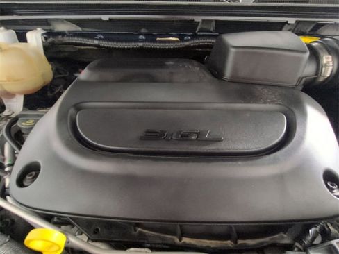 Used 2020 Chrysler Pacifica Limited image 28